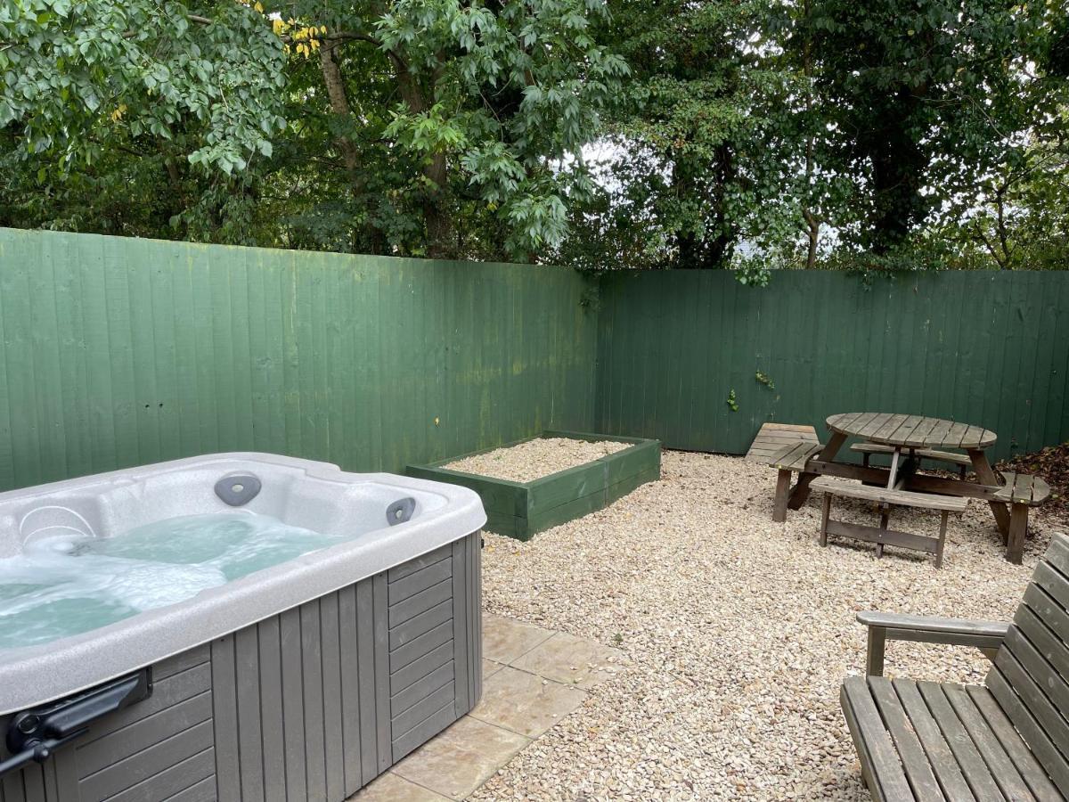 Cottage With Hot Tub In Pembrokeshire 하버포드웨스트 외부 사진